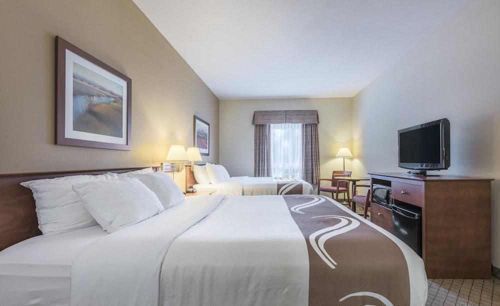 Quality Inn Airport Moncton Exterior photo