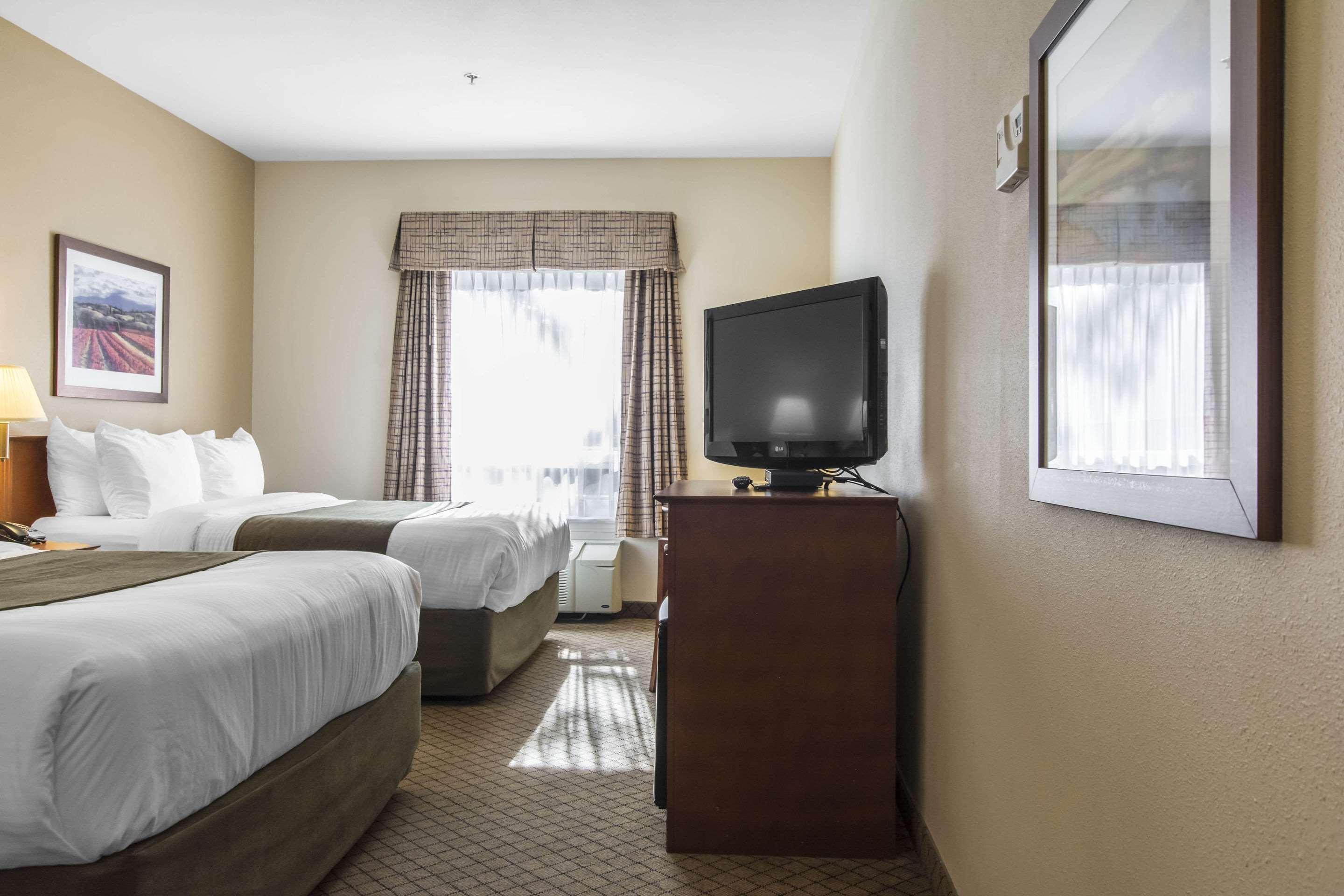 Quality Inn Airport Moncton Exterior photo