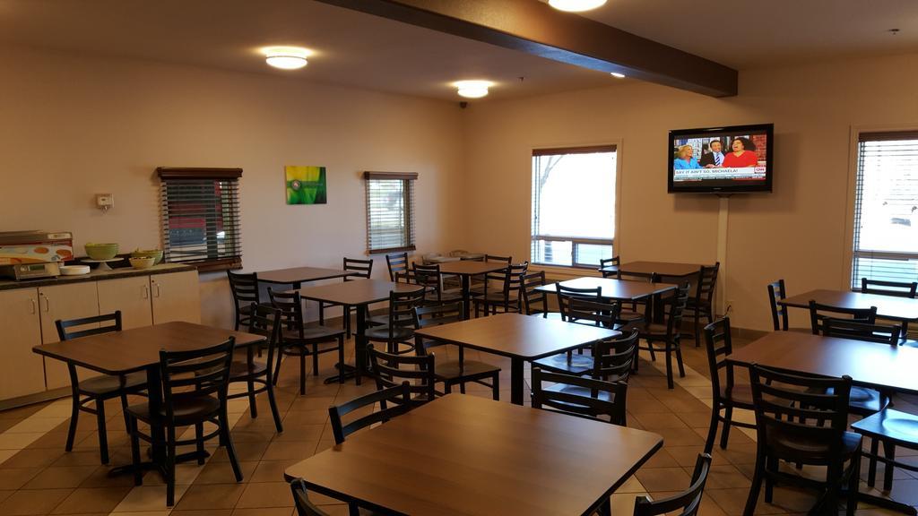 Quality Inn Airport Moncton Exterior photo