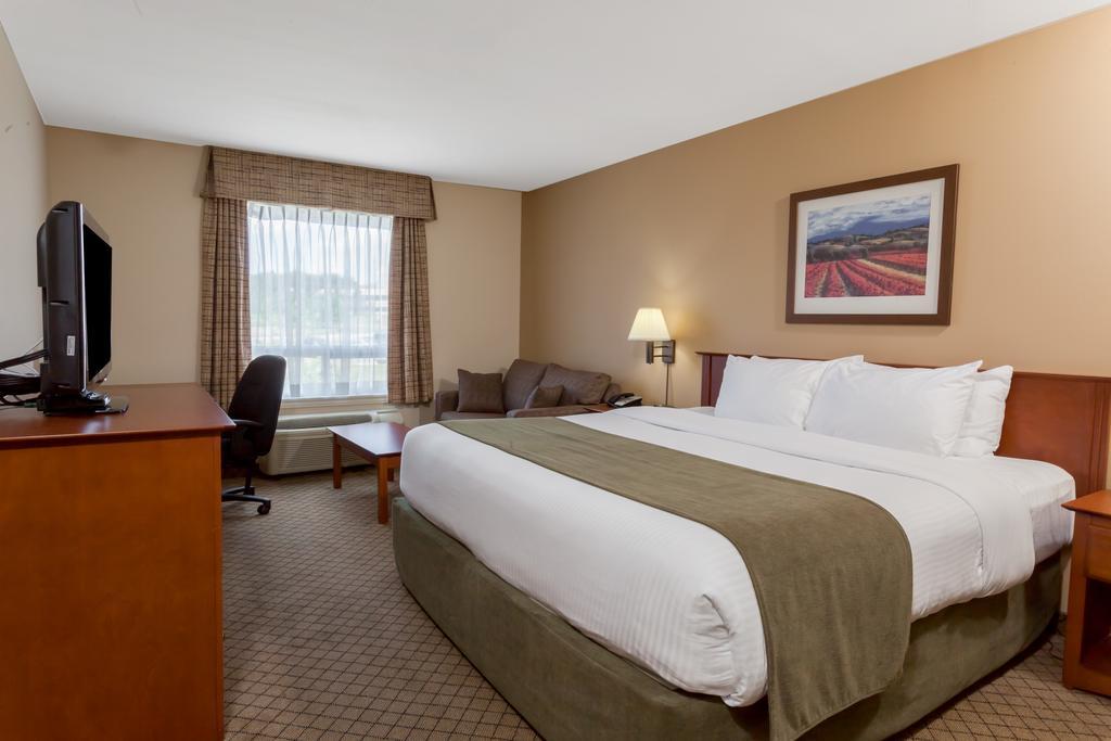 Quality Inn Airport Moncton Exterior photo