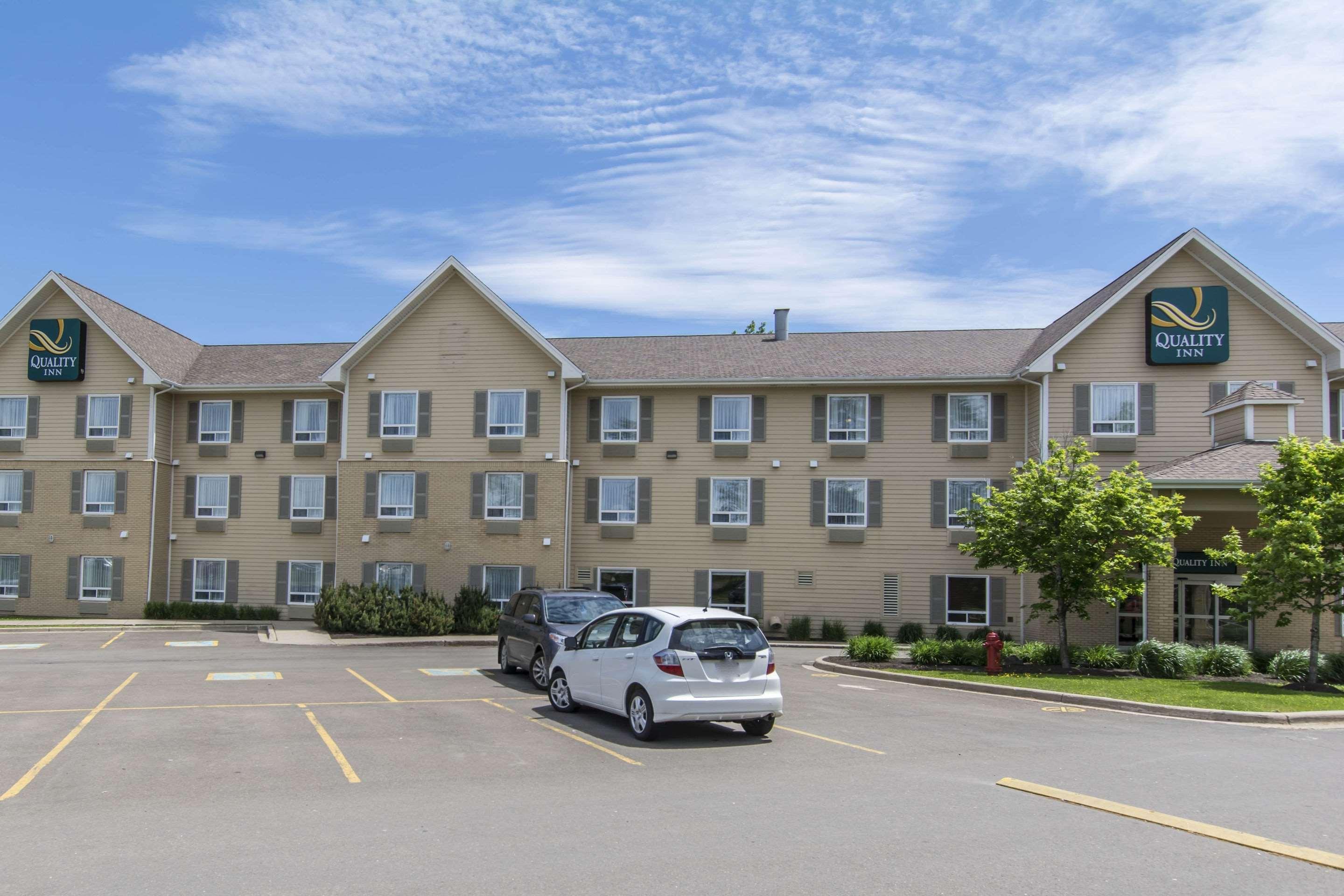 Quality Inn Airport Moncton Exterior photo