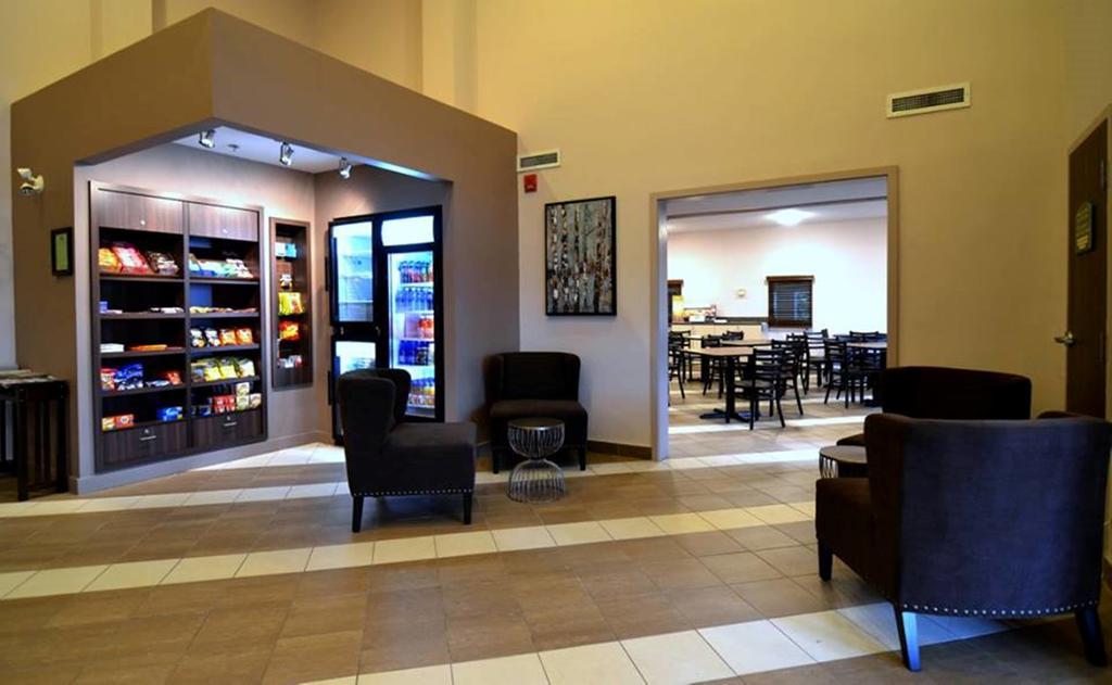 Quality Inn Airport Moncton Exterior photo